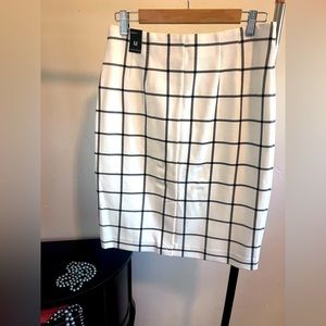 Amanda & Chelsea new skirt